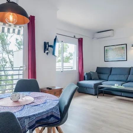 One Bedroom With Sea Views Heart