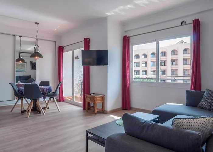 One Bedroom With Sea Views Heart Apartament *