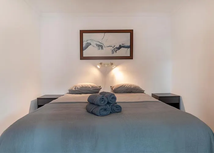 Daire One Bedroom With Sea Views Heart