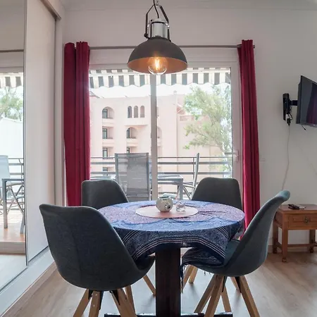 One Bedroom With Sea Views Heart